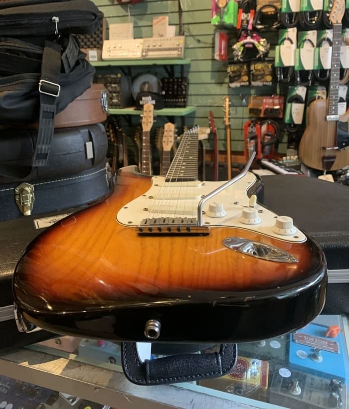 1991 Fender Deluxe Strat Plus - Image 11