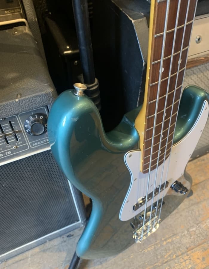 2000s CIJ Fender 60s RI Jazz Bass - Image 6