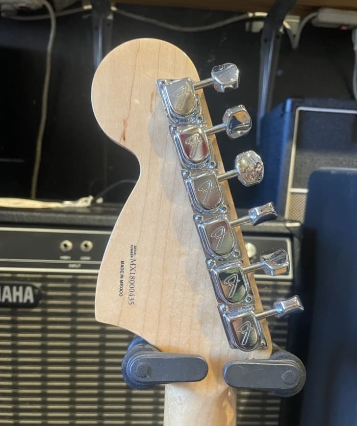 2018 MIM Fender Classic Series 70s Stratocaster - Image 3