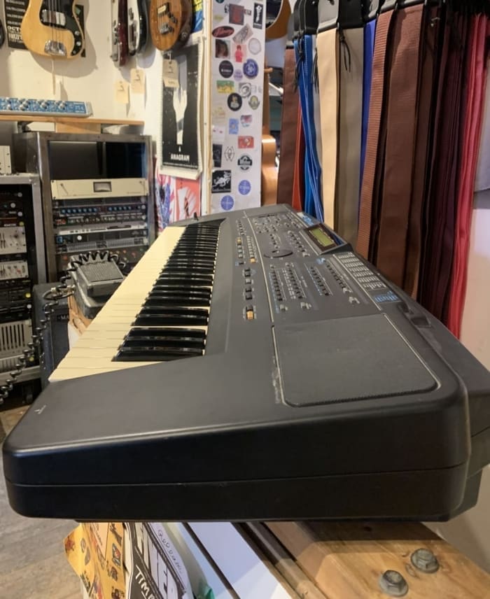 Roland E-70 - Image 2