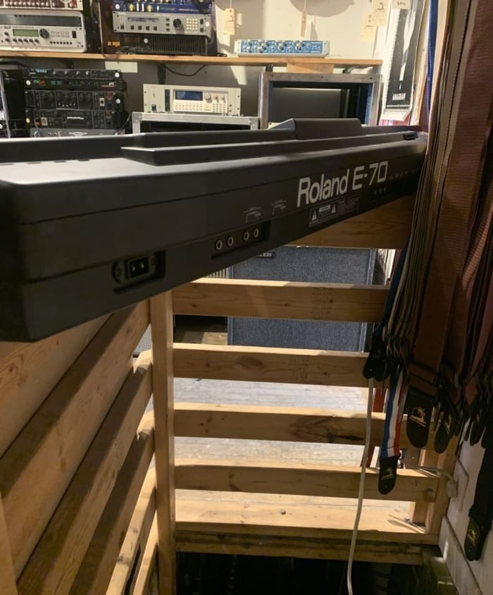 Roland E-70 - Image 3