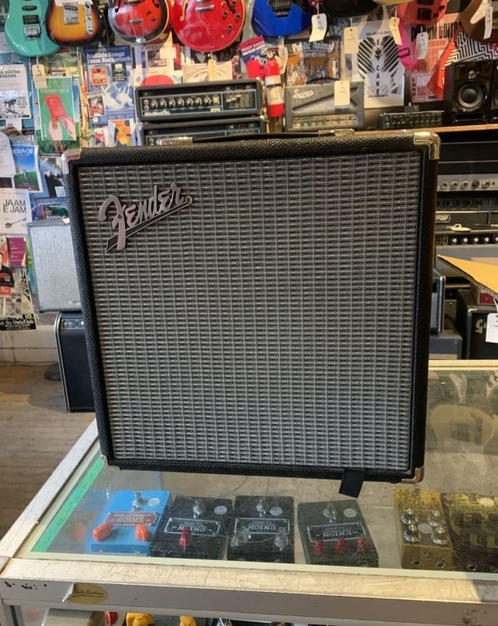 Fender Rumble 25