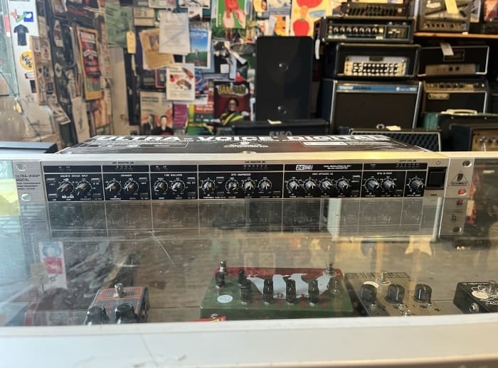 Behringer VX2496