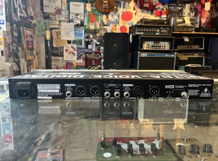 Behringer VX2496 - Image 3