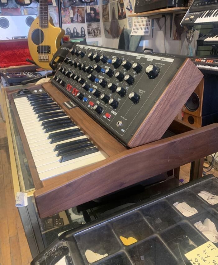 Moog Minimoog Voyager OS - Image 2