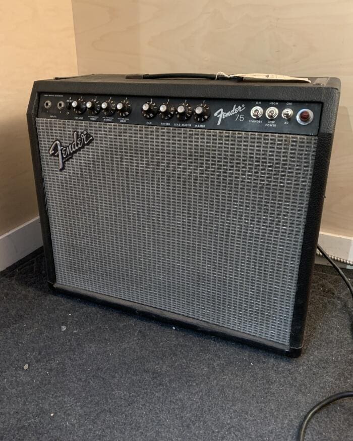 80-82 Fender 75