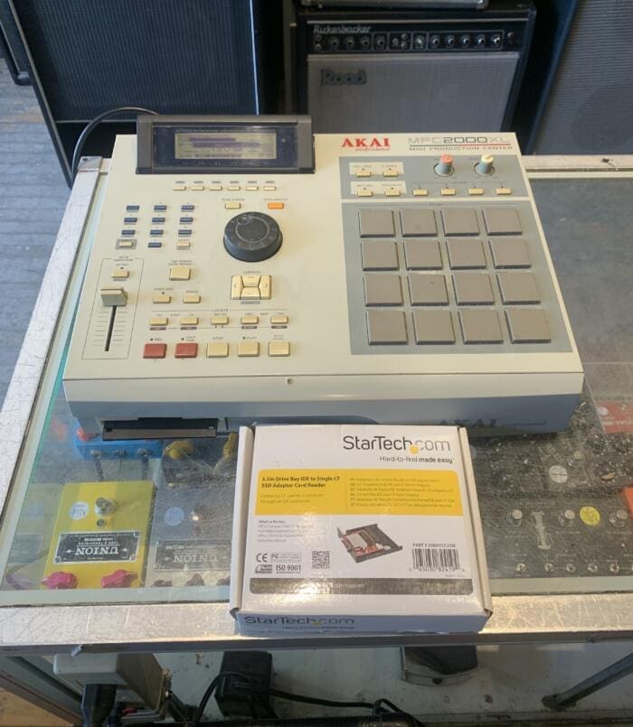 Akai MPC2000XL