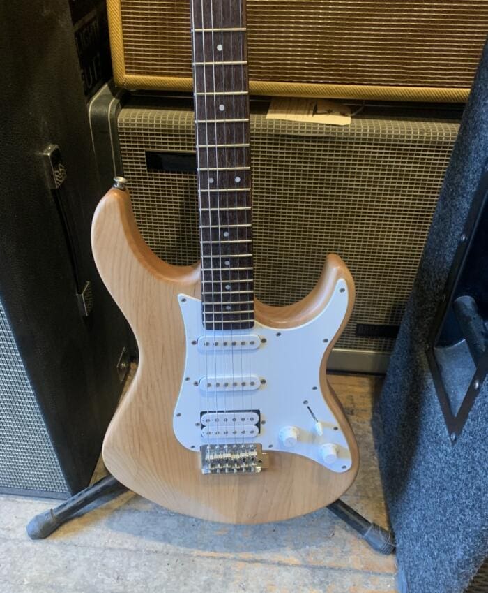 Yamaha Pacifica - Image 4