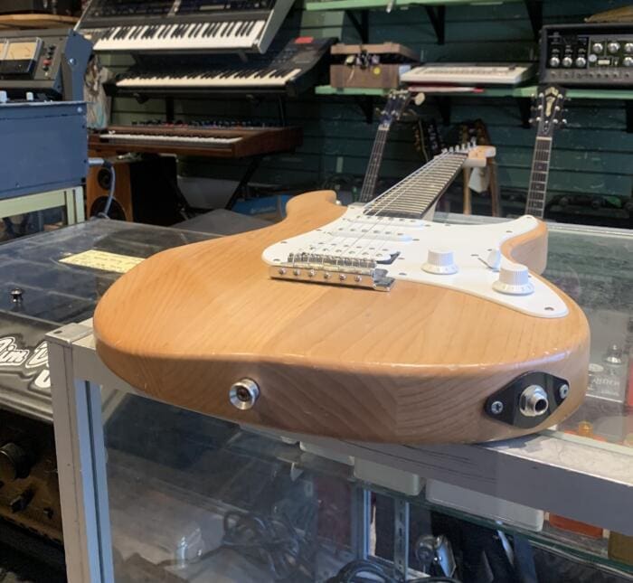 Yamaha Pacifica - Image 9
