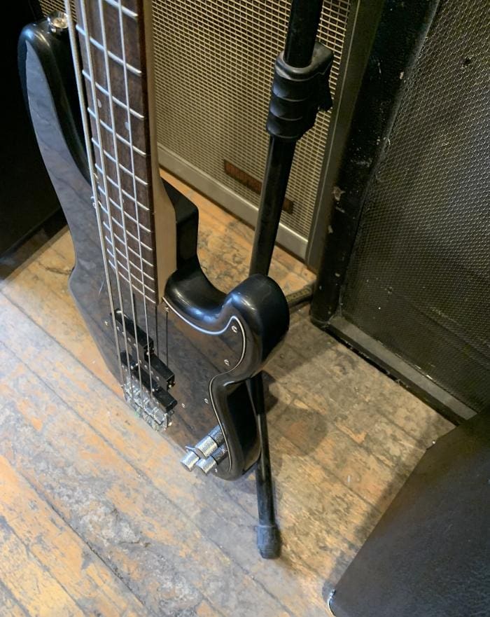 Squier Affinity Precision Bass - Image 5